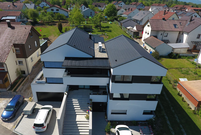 Dach aus Farbaluminium